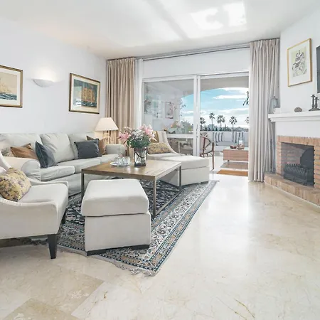 Ma - Elegant With Sea Views *