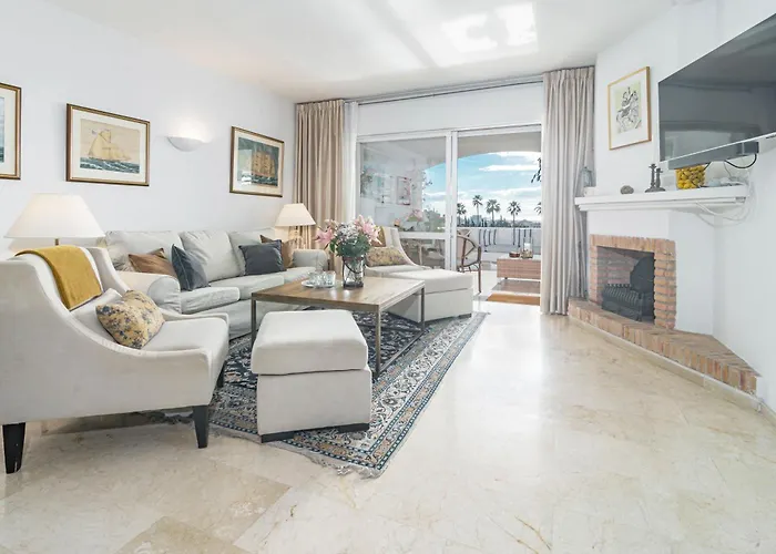 Ma - Elegant With Sea Views *