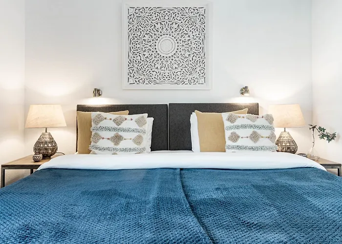 Ma - Elegant With Sea Views Apartment