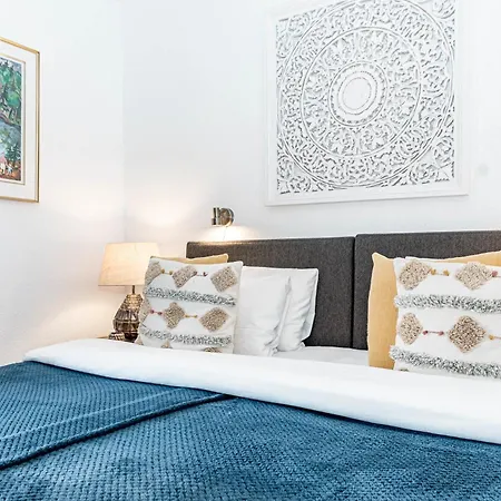 Ma - Elegant With Sea Views