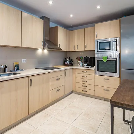 Ma - Elegant With Sea Views Apartman