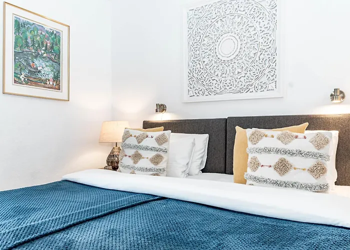 Ma - Elegant With Sea Views