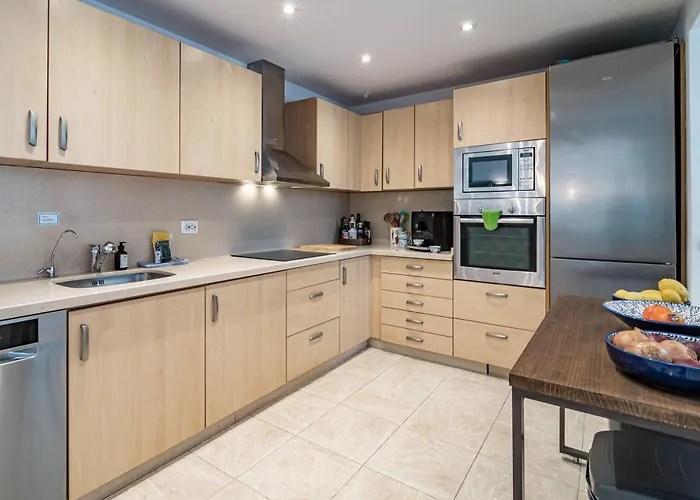 Ma - Elegant With Sea Views דירה