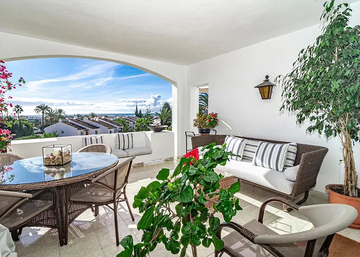 Ma - Elegant With Sea Views