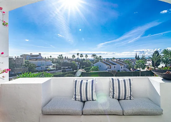 Ma - Elegant With Sea Views *