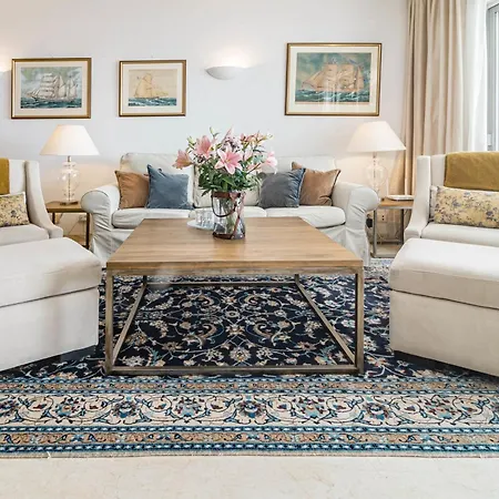 Апартаменты Ma - Elegant With Sea Views *